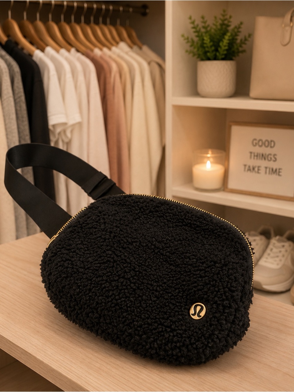 🖤LULULEMON Everywhere Belt Bag 1L Plush Fleece - Black Gold